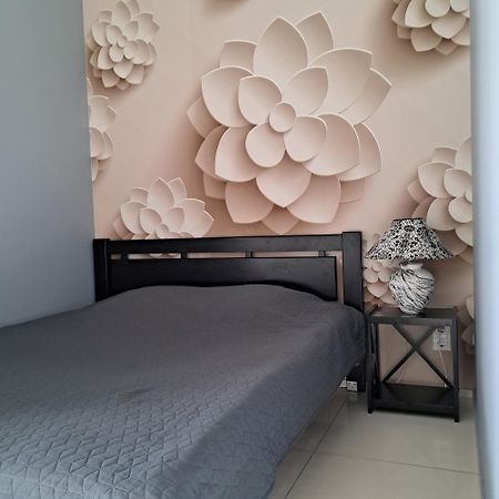 Apartment On Tytova 8 Dnipro Exterior photo